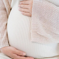 在一种叫👨‍🔧绵阳助孕芳纶纤维的🥕🇵🇹材料上😱📫，有独特的“分层🥐渐晕”结构🇲🇻